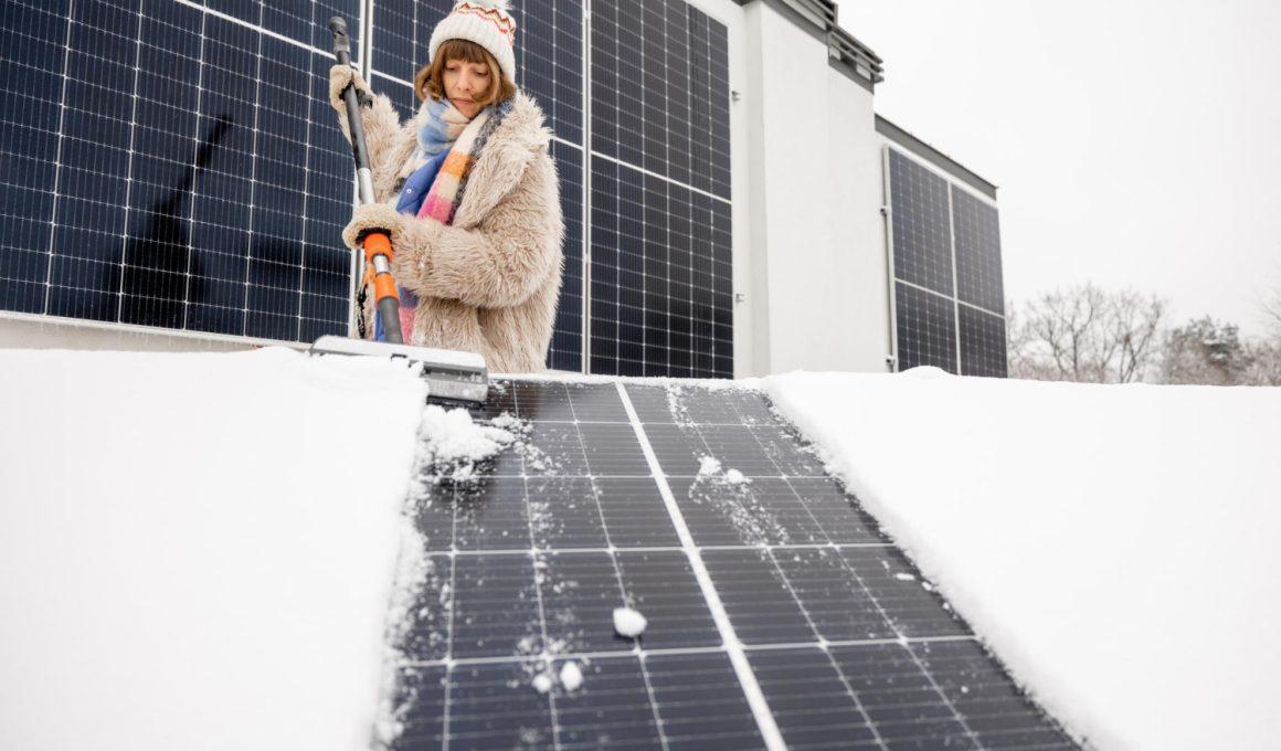 Cum funcționează panourile solare pe timpul iernii