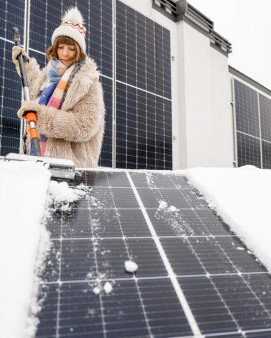 Cum funcționează panourile solare pe timpul iernii