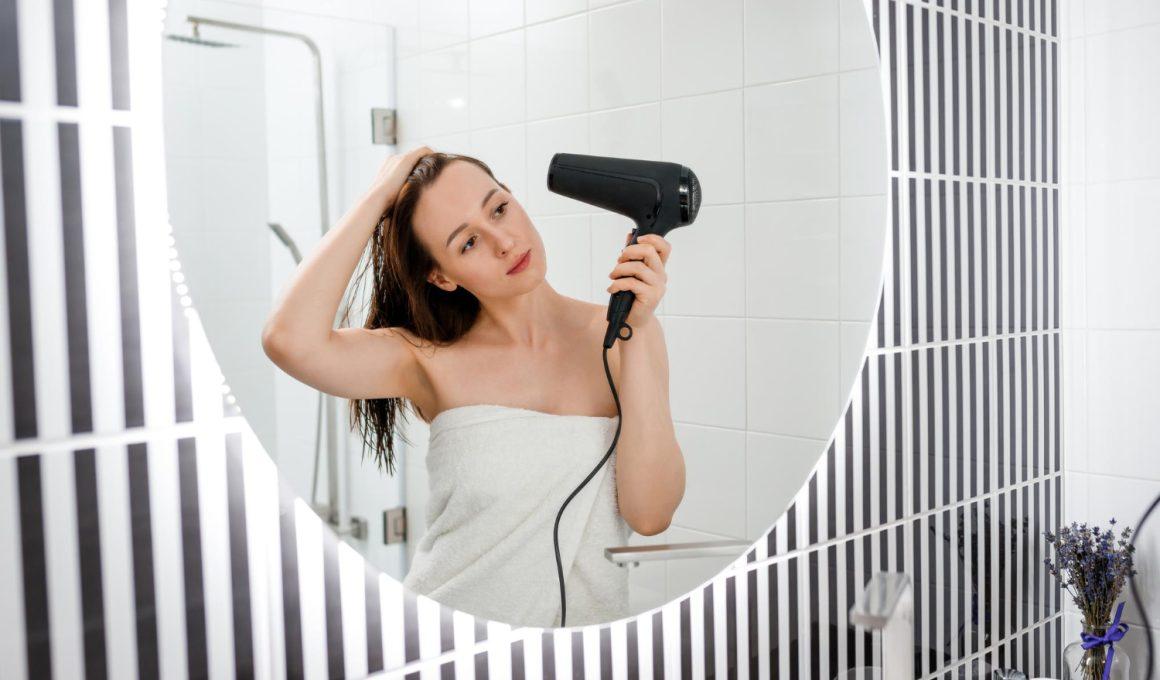 De Ce Să Îți Montezi un Suport pentru Uscătorul de Păr?