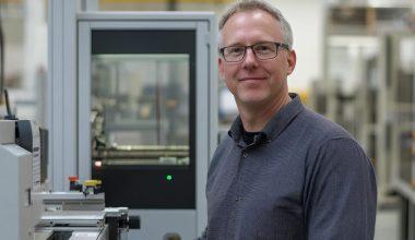 Ce este prelucrarea în serie și cum este optimizată pe CNC-uri?