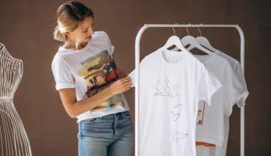 Cum pot alege un design de tricou care să fie atemporal?