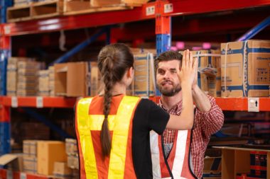 Când este momentul potrivit să externalizezi logistica magazinului tău?